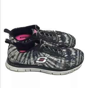 Skechers Skech-Knit With Memory Foam Size 7.5